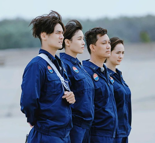 《真男》蒋劲夫首上战斗机 心情兴奋秒写小作文