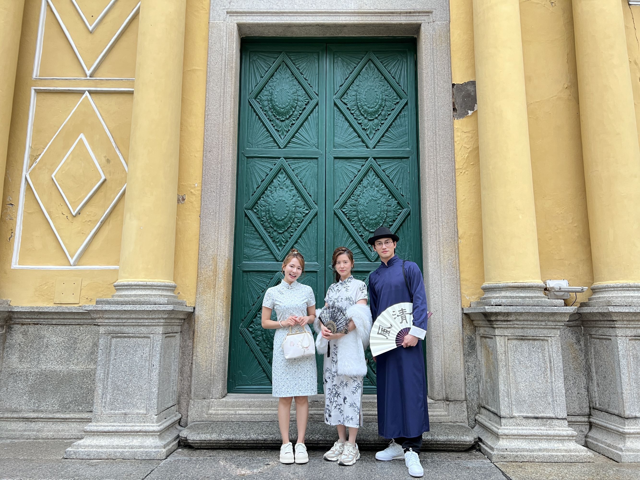 《演员们的旅行》林莎、林予曦穿旗袍现身澳门 优雅气质超吸睛