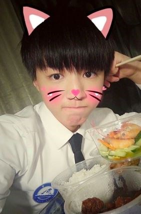 小明星忙演艺又要忙功课 TFBOYS王俊凯超满行程曝光