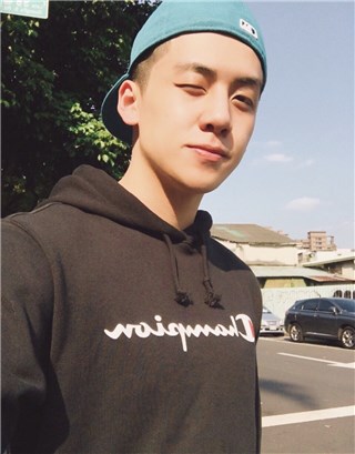 阳光男孩葛兆恩