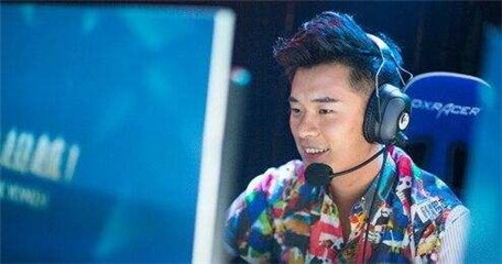 陈赫常常和其它职业电竞选手切磋
