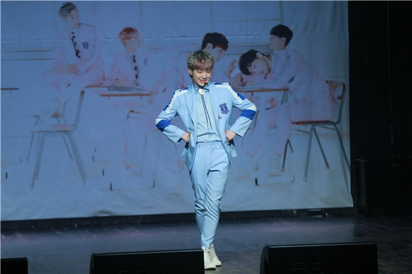 一级秘密办新辑showcase 热力演唱新曲