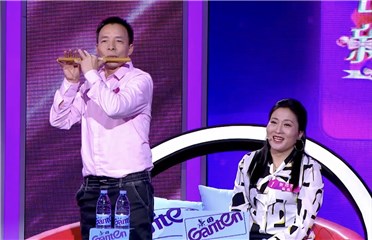 女嘉宾张莎莎爸爸现场吹奏《牵手》