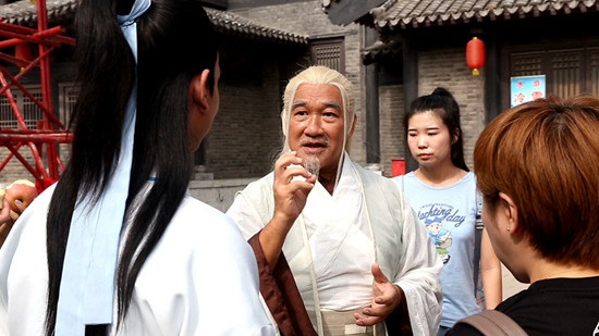 《万万》原班变装《西涯侠》 科学武侠爆笑开机