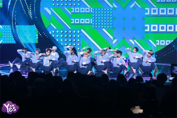 〈Yes 首尔现场〉MOMOLAND《The show》献精彩演绎获第一名