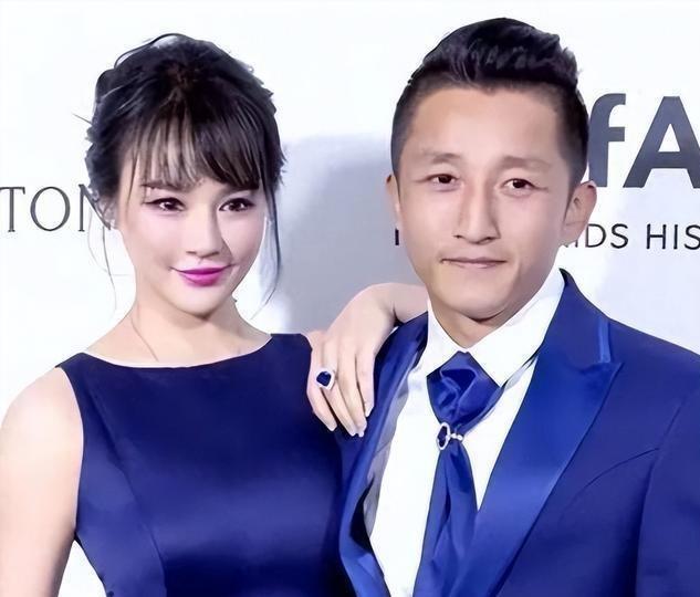 冉莹颖变卖三地房产还债，邹市明负债2亿左眼近乎失明