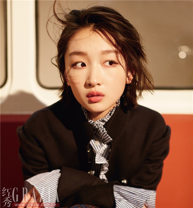 周冬雨登《红秀》封面 英伦范coolgirl上线