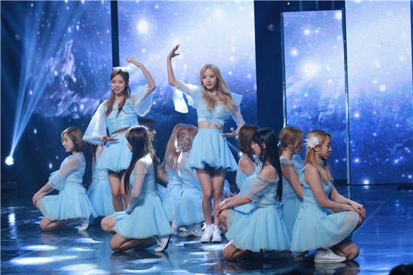 有线台MBC MUSIC《Show Champion》开唱 宋枝恩、宇宙少女等登台亮相