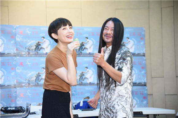 魏如萱为演唱会练团 乱弹阿翔探班打气