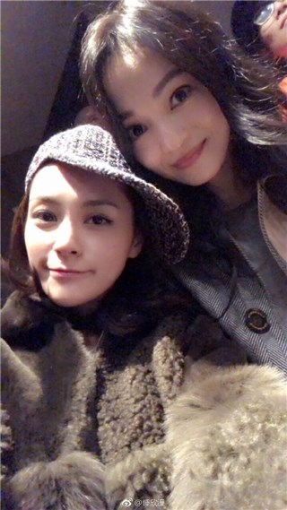 锺欣潼给张韶涵送暖表示时间证明一切  网友：暗指很棒