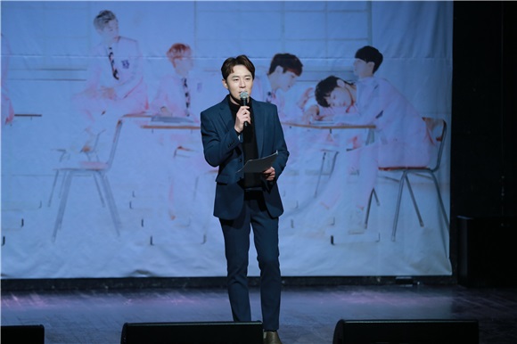 一级秘密办新辑showcase 热力演唱新曲