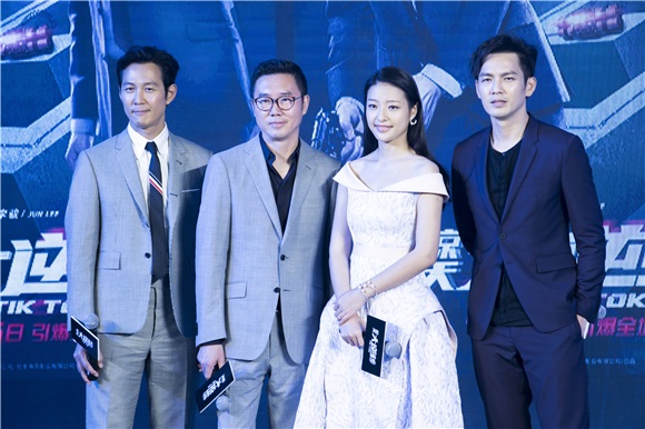 《惊天大逆转》全球首映 悬疑动作片新标杆领跑暑期档