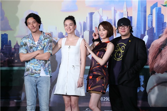 张震、柯佳燕、张榕容出席《宠物当家》欢乐首映派