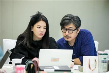 王岳伦李湘直播选品会