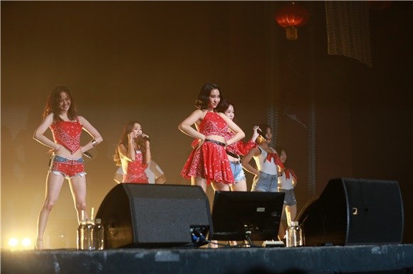 女团SISTAR第4张迷你专辑《没我爱》Showcase