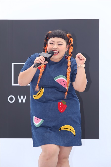 渡边直美出席眼镜品牌活动