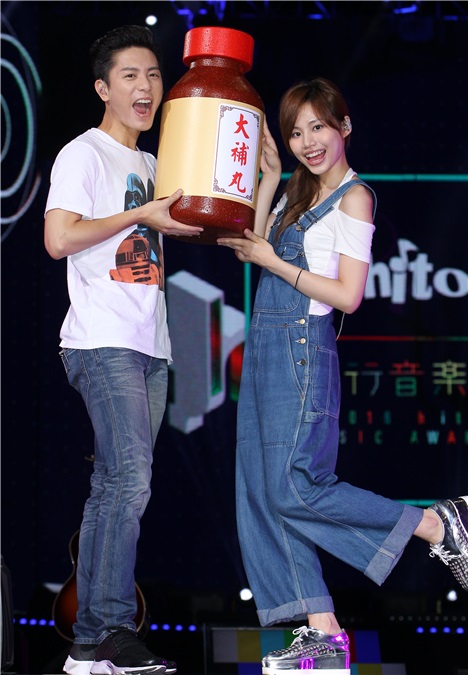 韦礼安、吴汶芳2016 hito流行音乐奖表演彩排