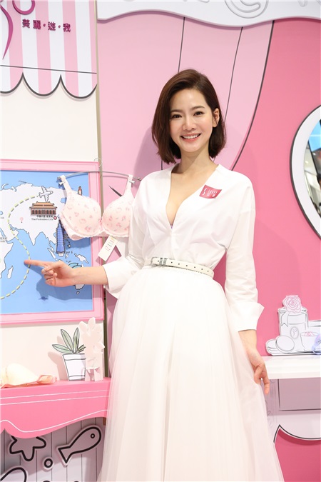 曾之乔出席内衣品牌代言活动