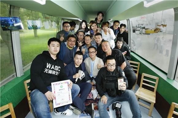 罗大佑的音乐时光巡礼上海站 音乐大巴创意亮相魔都