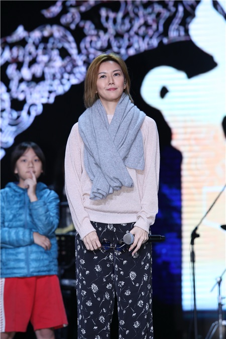 孙燕姿参加金马奖演出彩排