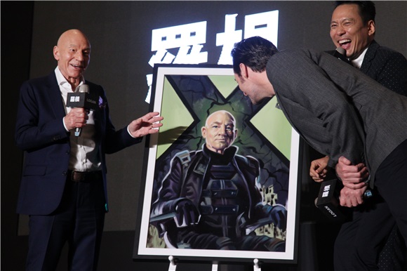 休杰克曼X教授记者会