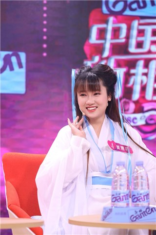 “小龙女”黄慧君能文能武