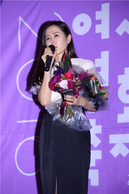 少女时代允儿出席「2016年度女性电影人奖」颁奖典礼