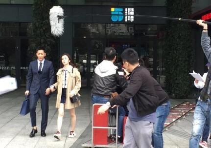 网友深夜偶遇王晓晨韩庚街头热聊 合作欢喜冤家引期待