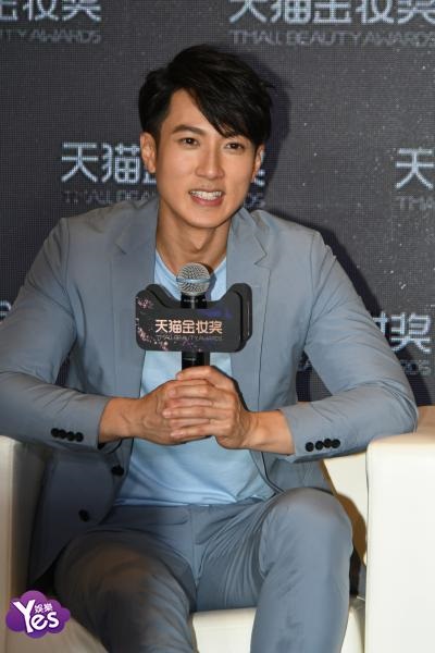 〈Yes 上海现场〉吴尊透露保养心得注重眼部护肤 称太太平时不常化妆