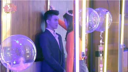 奚梦瑶何猷君上演壁咚杀