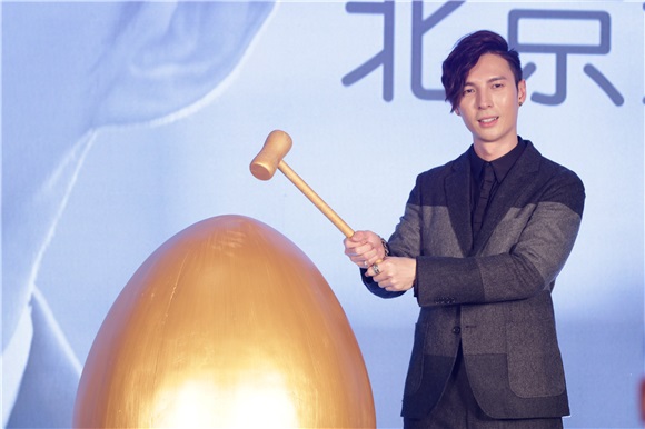 〈Yes北京现场〉睽违三年未发新作 陈势安帅气亮相