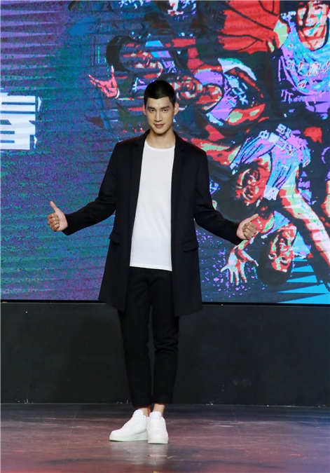 SpeXial宏正、晨翔、毛弟出席爱奇艺《HIGH5 制霸青春》首映
