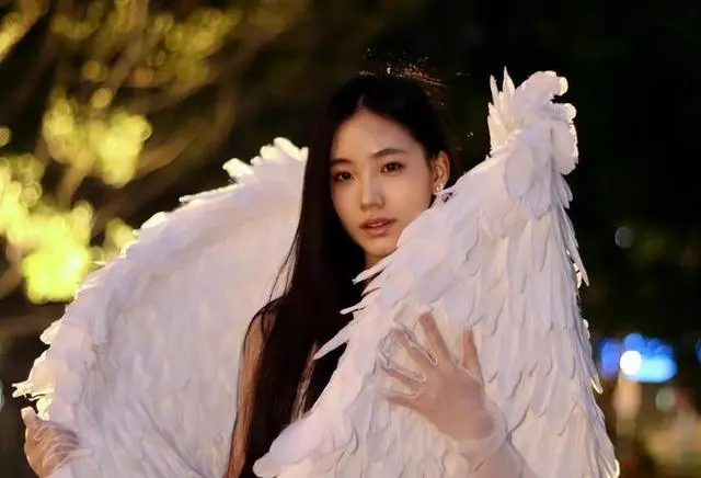 小S二女儿被夸像林志玲 小 亲妈回应无奈又欣慰
