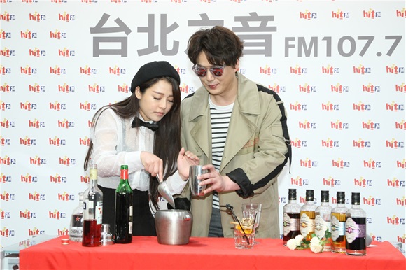 萧煌奇回归台语歌坛 特治人生调酒呼乾啦