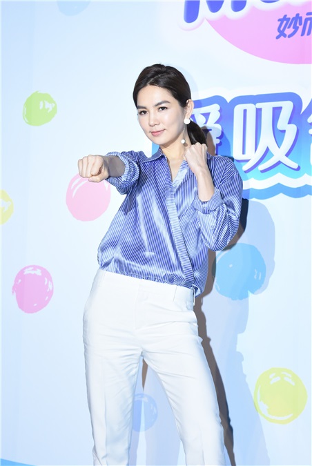 Ella陈嘉桦出席婴幼儿尿布品牌全新升级上市发布会