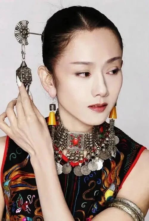 67岁杨丽萍谈极致身材管理：适度饥饿，成就舞台之美