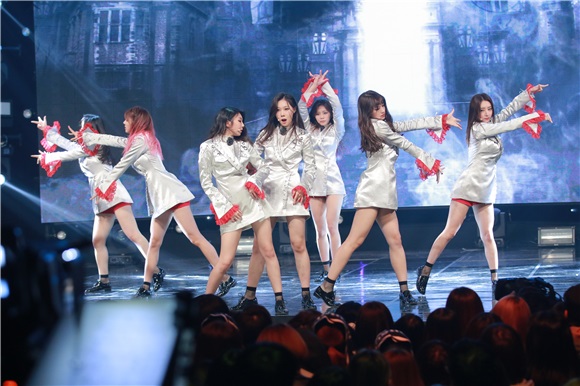 男团MonstaX、女团PRISTIN、EXID、GFriend在MBC《SHOWCHAMPION》中带来精彩舞台