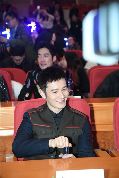 〈Yes上海现场〉黄晓明当爸爸後体验到责任感这回事 自信对演技一定有助益