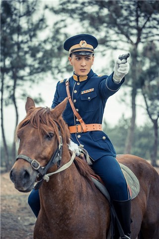 易连怡坠马前统领符军