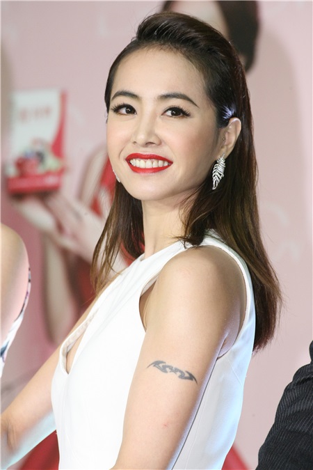 蔡依林出席美颜饮品代言活动