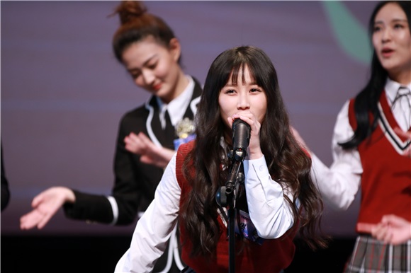 电影《闪光少女》春季大考 徐璐苦练扬琴获称赞