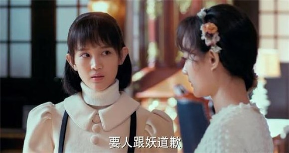 成梓宁撞脸古力娜扎 大二签约于正被誉北电女神