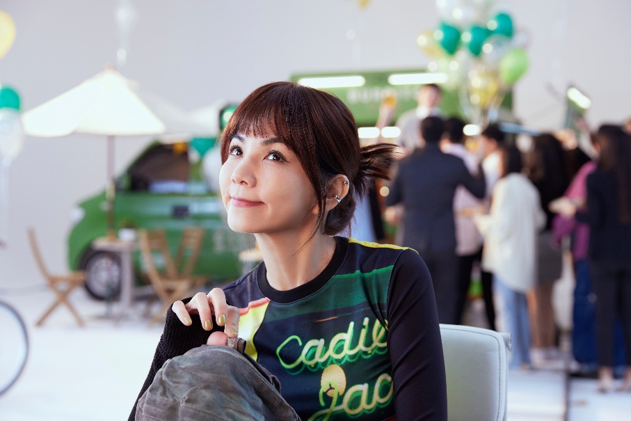 Ella陈嘉桦全新专辑《BAD HABITS》同名主打曲MV上线
