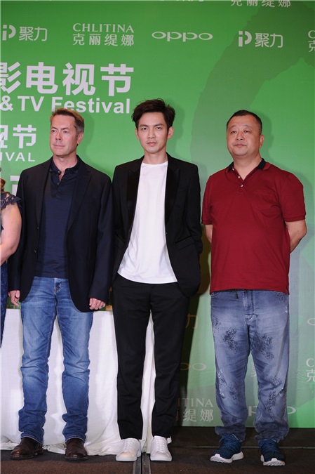 〈Yes 上海现场〉钟汉良首任评委坦言轻松享受 姚晨感叹要与行业同进步