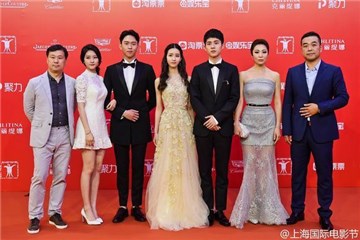 《双生》剧组亮相红毯,刘昊然、陈都灵、金赛纶等众星云集!