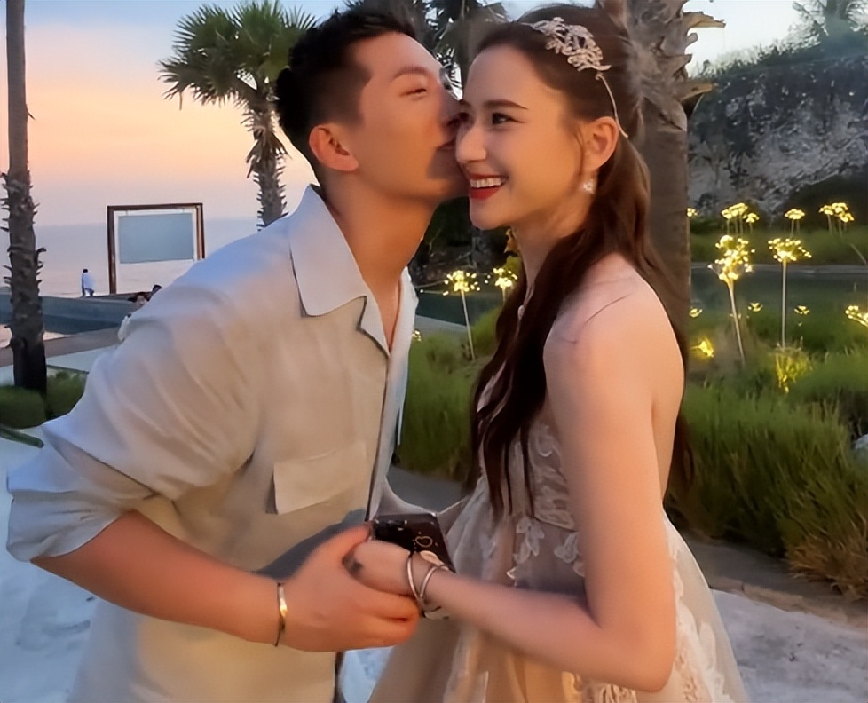 何超莲否认与窦骁感情不和 每天都有联系暂无造人计划