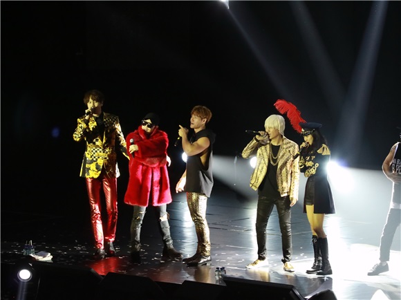 《Running Man》成员宋智孝、李光洙、金钟国、刘在锡、HaHa、池锡辰澳门举行「RUNNING MAN 2017 LIVE TOUR」亚洲巡回粉丝见面会
