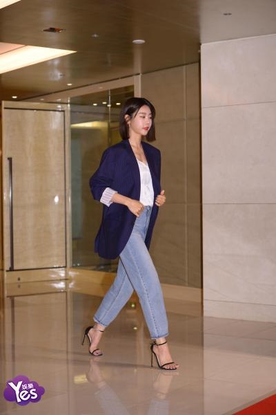 〈Yes 首尔现场〉曹政奭、Girl’s Day素珍亮相Breilting照片墙