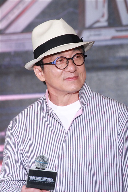 成龙、罗志祥、欧阳娜娜等出席电影《机器之血》台北开镜记者会