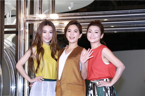 〈Yes 台北现场〉SHE出道15年办特展 回顾3人一路走来